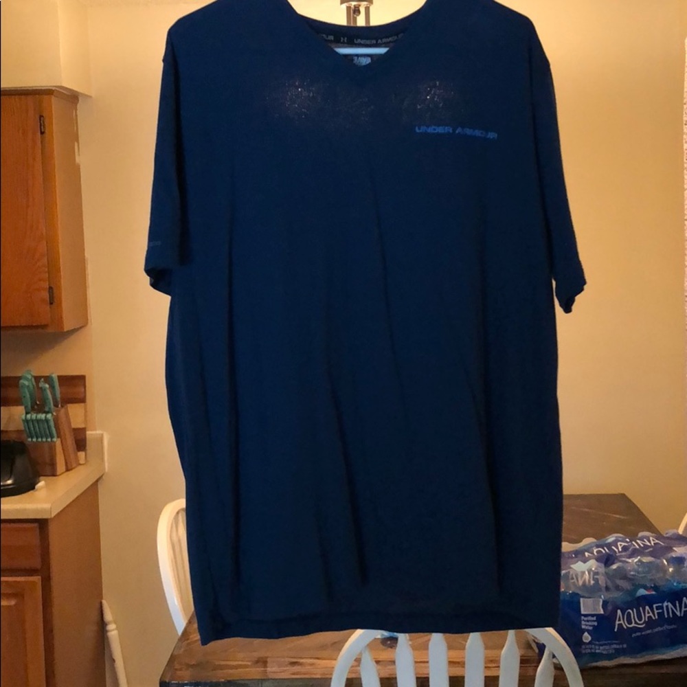 Men’s under armour v-neck